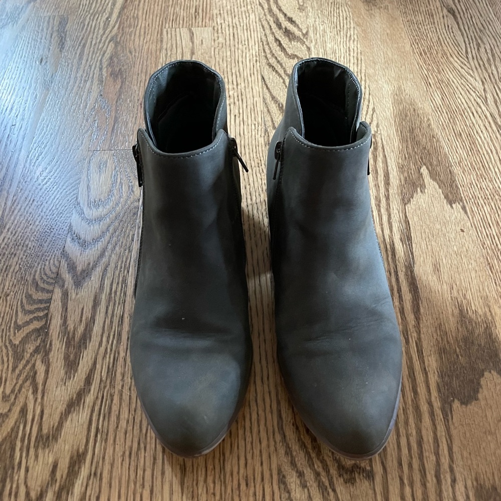 Booties - olive green - size 7